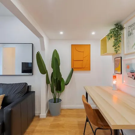 True Apartment